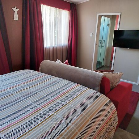 Bed And Breakfast Happy Home Taupo Accommodation Exterior photo