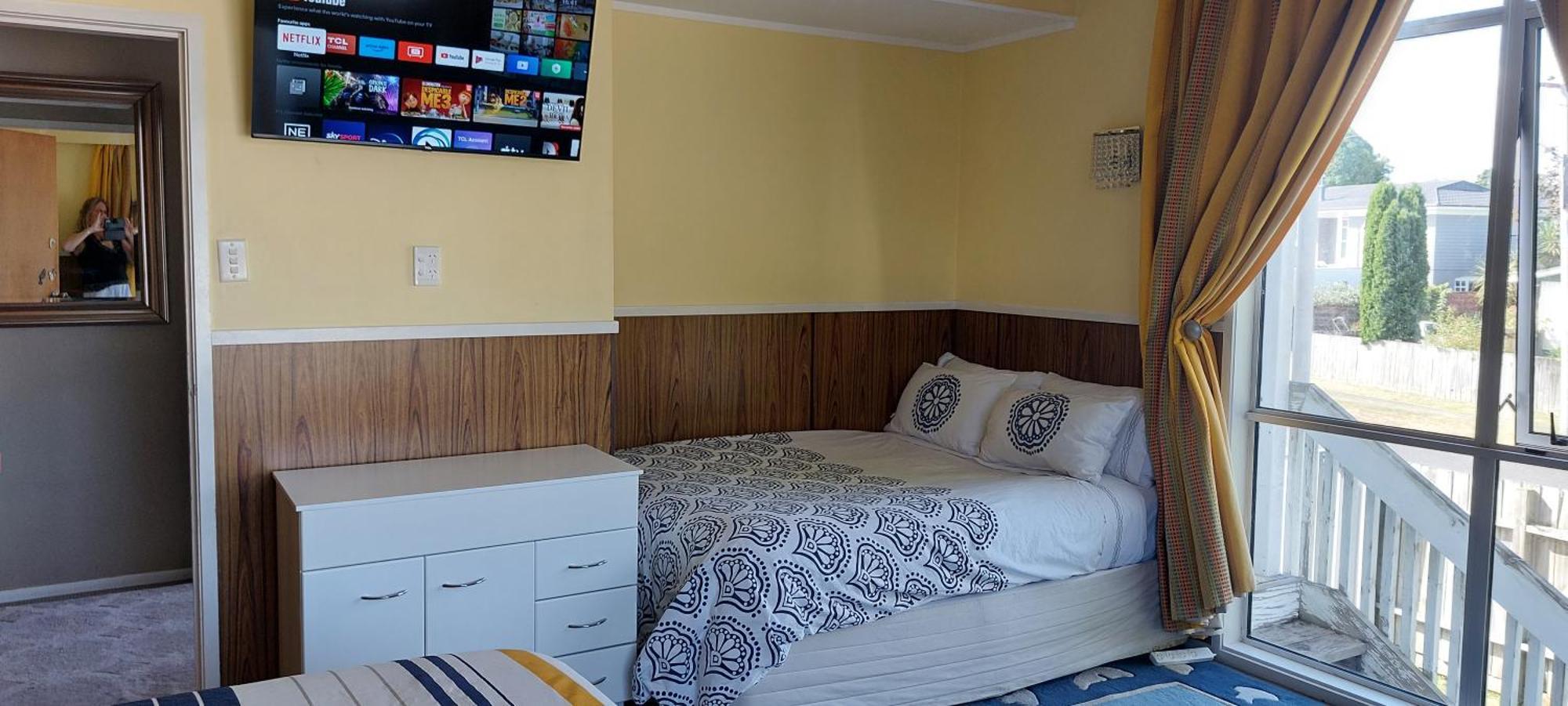 Bed And Breakfast Happy Home Taupo Accommodation Exterior photo