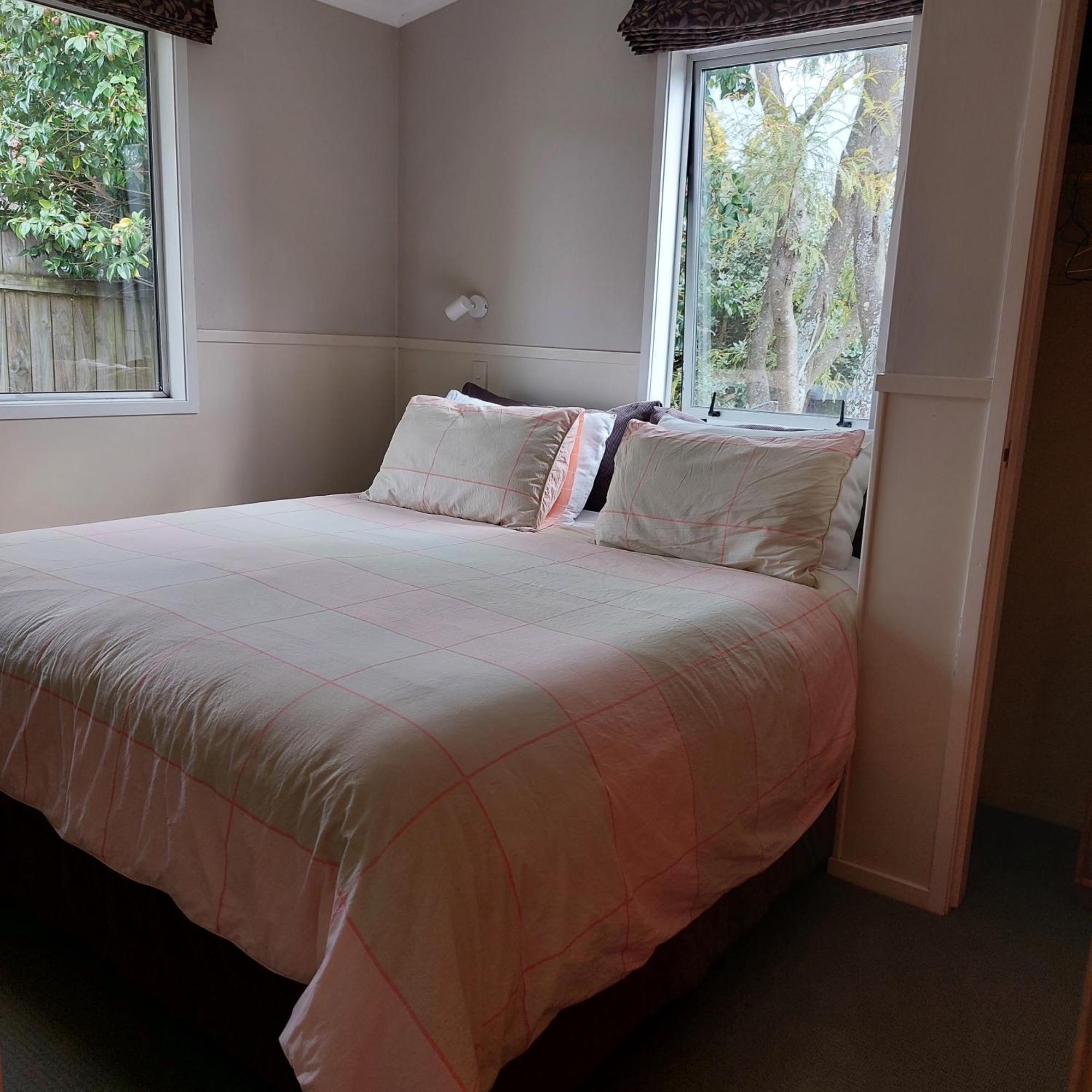 Bed And Breakfast Happy Home Taupo Accommodation Exterior photo