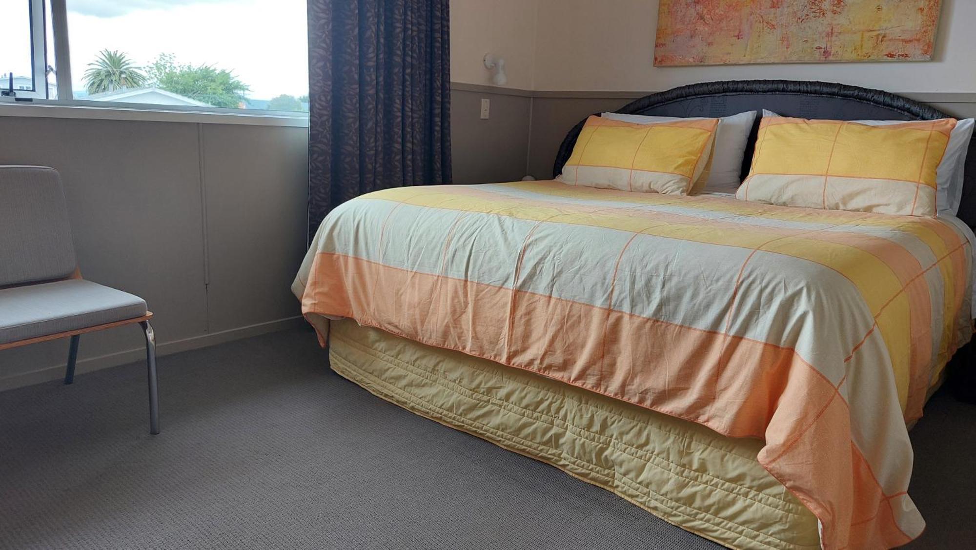 Bed And Breakfast Happy Home Taupo Accommodation Exterior photo