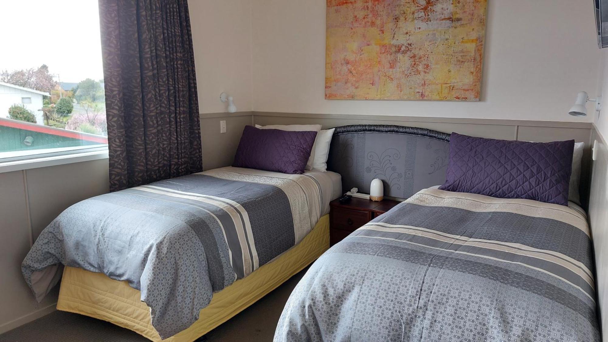 Bed And Breakfast Happy Home Taupo Accommodation Exterior photo