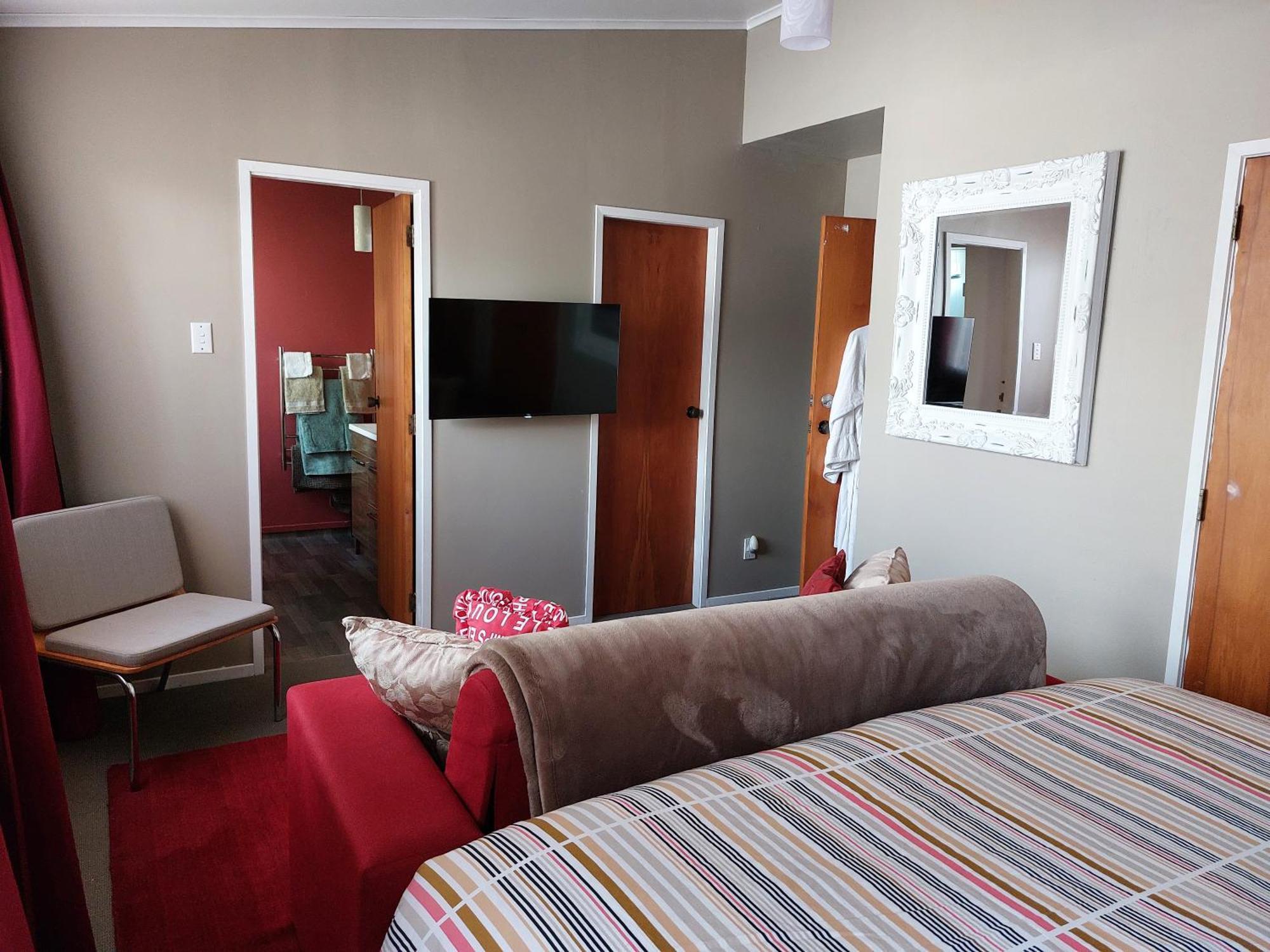 Bed And Breakfast Happy Home Taupo Accommodation Exterior photo