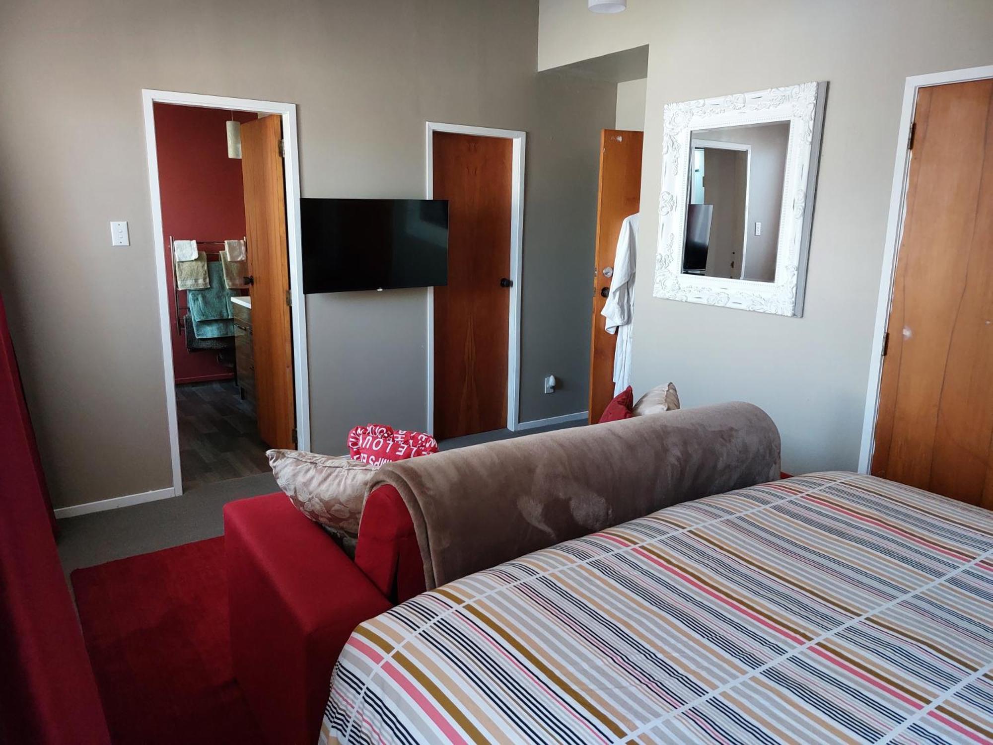Bed And Breakfast Happy Home Taupo Accommodation Exterior photo